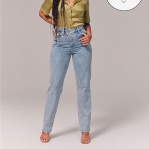 Abercrombie Curve Love Ultra High Rise 90s Straight Jeans